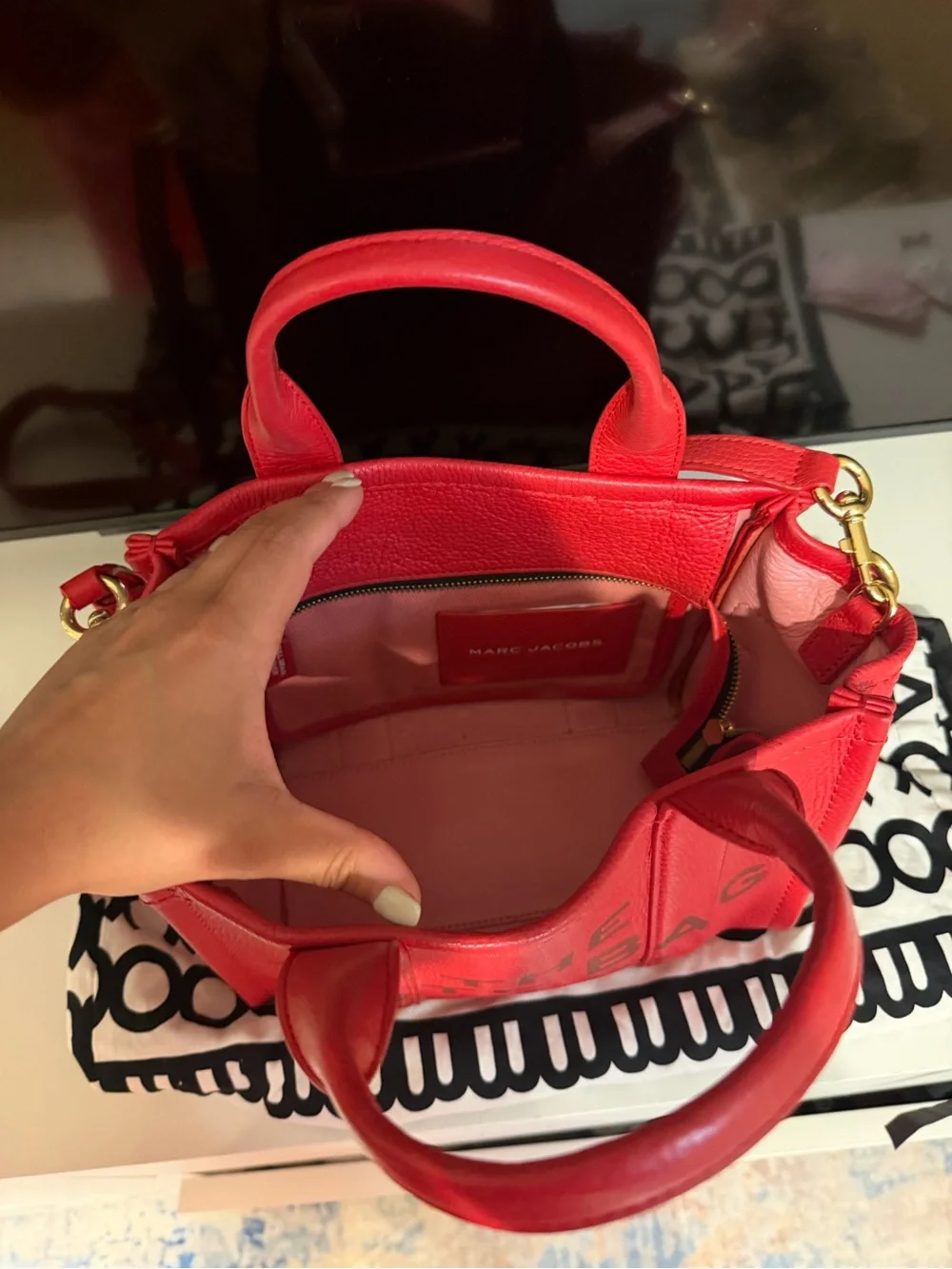 Marc Jacobs The Tote Bag in bright red pebbled leather